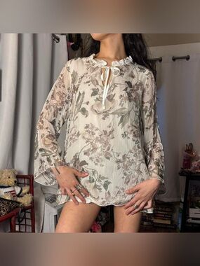 Dainty Vintage 100% Silk Top by Angela Moda